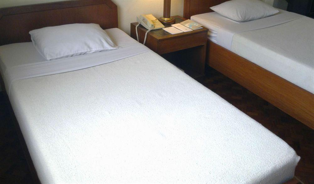 מנילה Sunny Bay Suites מראה חיצוני תמונה